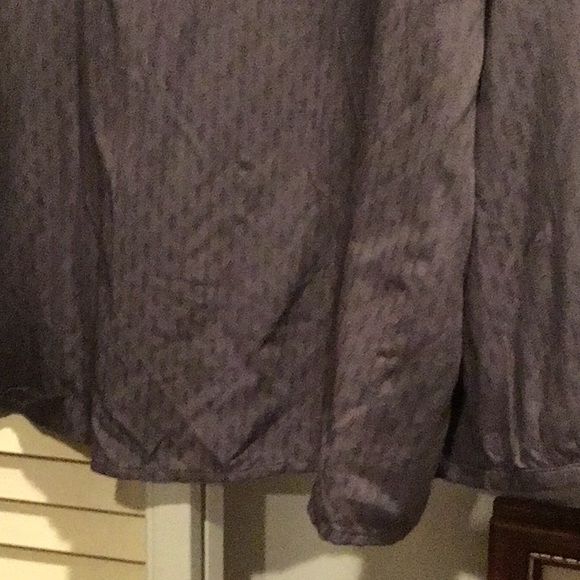 Gray V- neck, full sleeve blouse . Size 1X - Picture 5 of 6